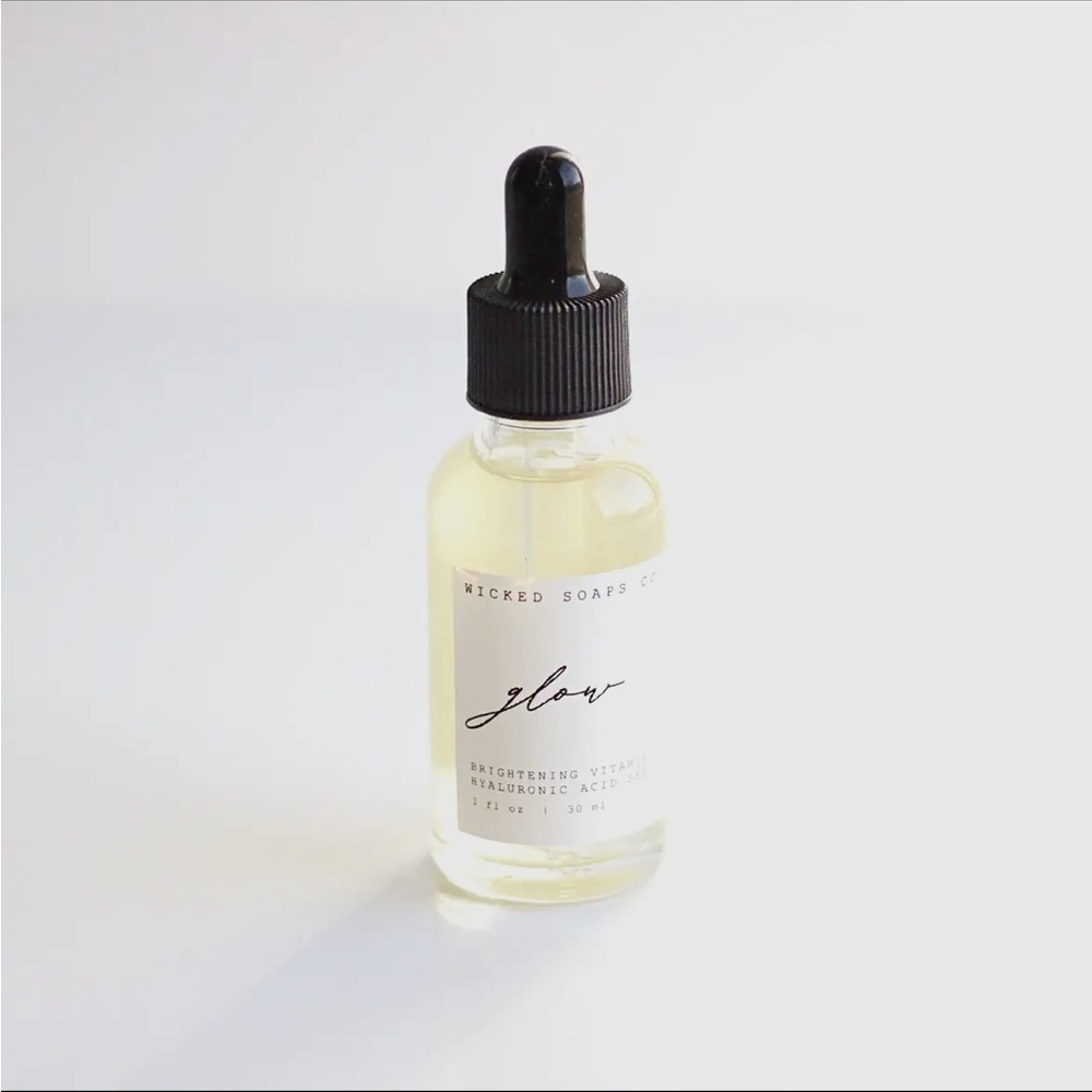 🆕🤍RESTOCK🚨ORGANIC GLOW SERUM BRIGHTENING VITAMIN C + HYALURONIC ACID
